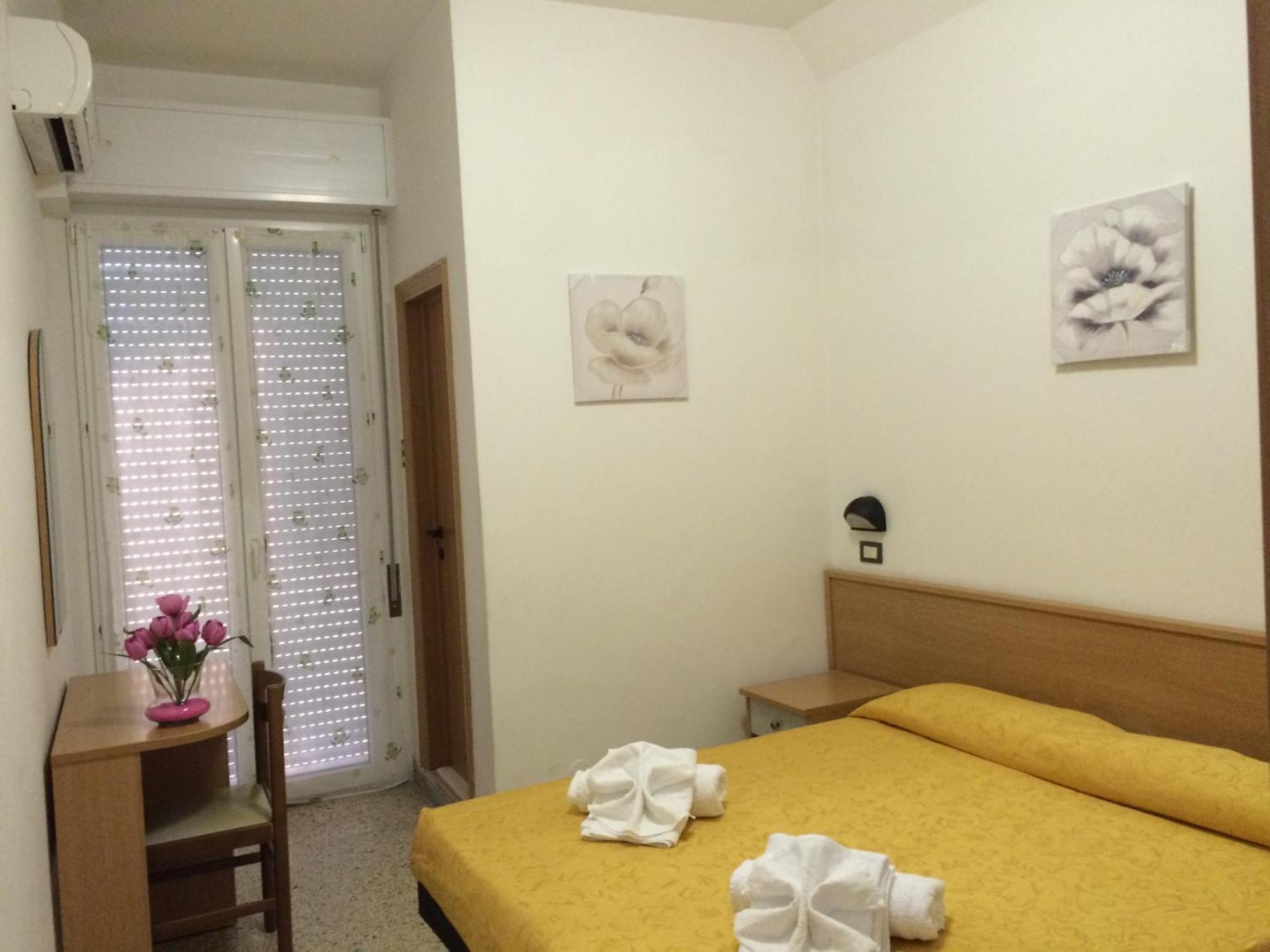 Hotel Euromar Римини Екстериор снимка