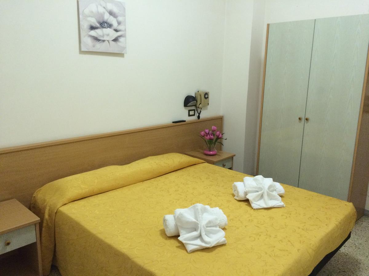 Hotel Euromar Римини Екстериор снимка