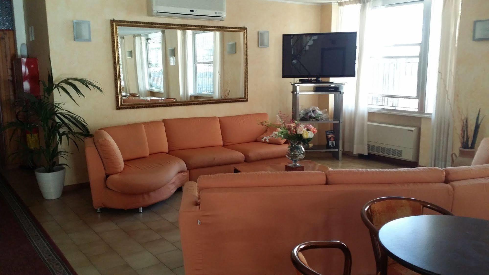 Hotel Euromar Римини Екстериор снимка