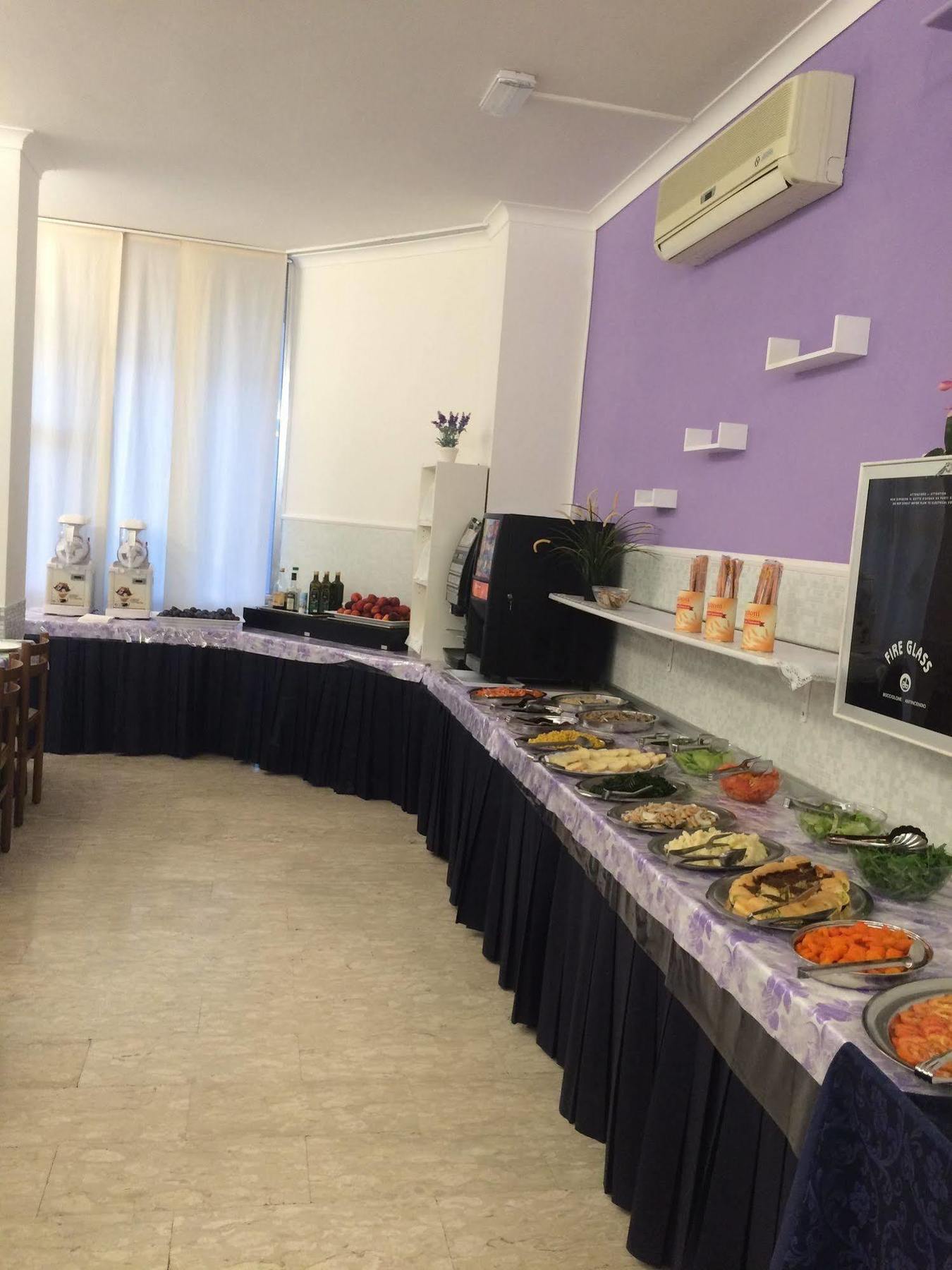 Hotel Euromar Римини Екстериор снимка
