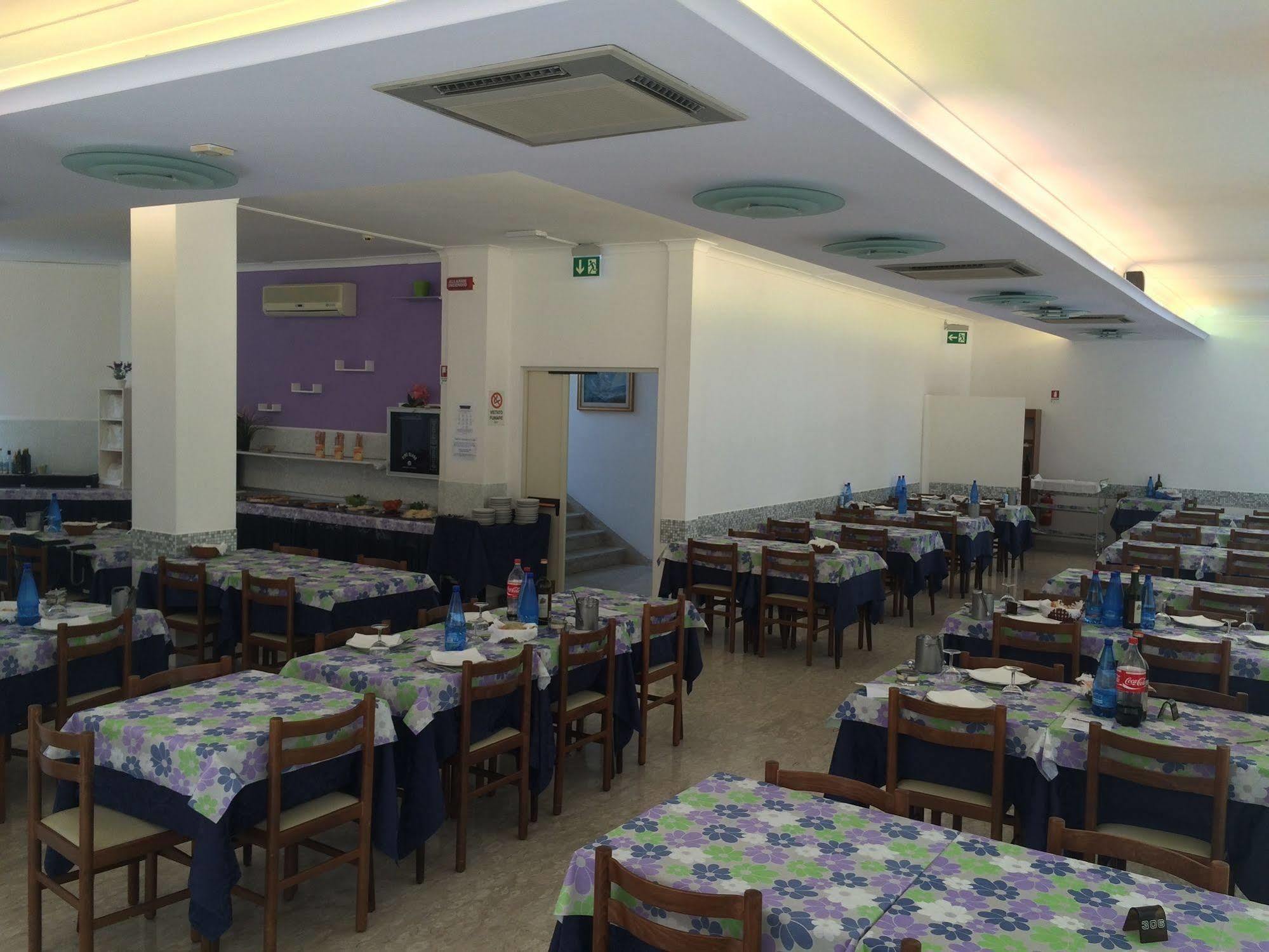 Hotel Euromar Римини Екстериор снимка